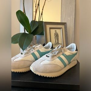 Gola tennis sneakers - size 9US